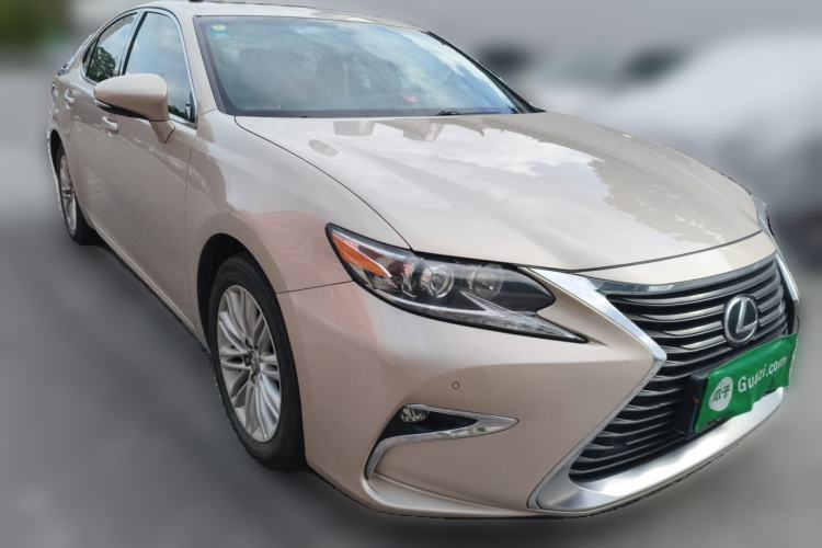 Used Lexus ES 2015 200 Elite Edition Front Right 45 Deg