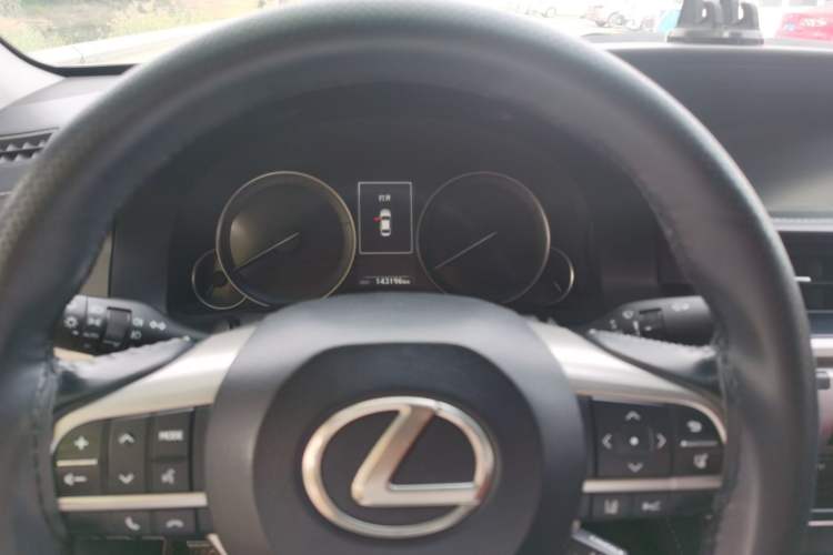 Used Lexus ES 2015 300h Comfort Edition Instrument Cluster