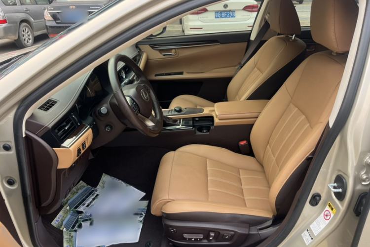 Used Lexus ES 2015 250 Elegant Edition Interior 2