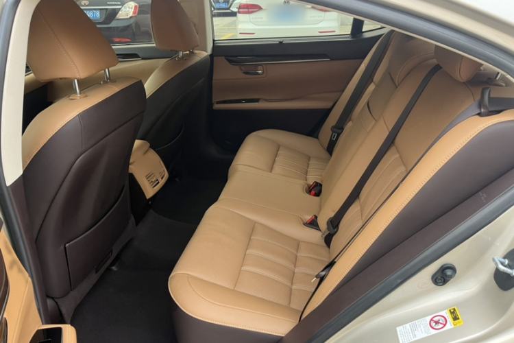 Used Lexus ES 2015 250 Elegant Edition Interior 3