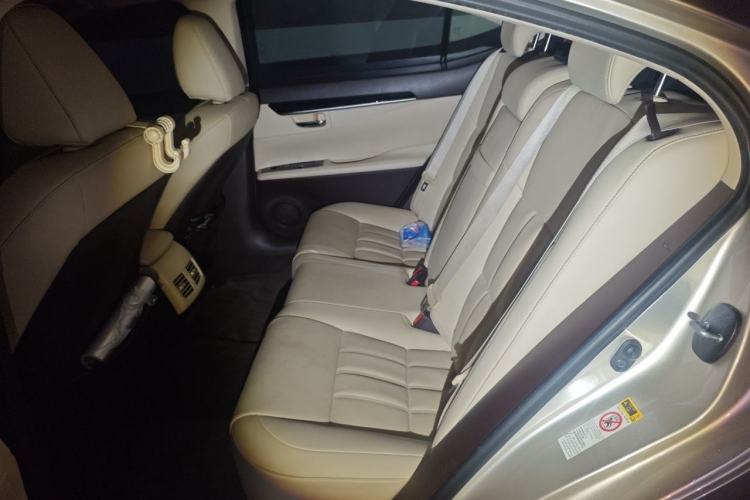 Used Lexus ES 2015 200 Elite Edition Interior 4