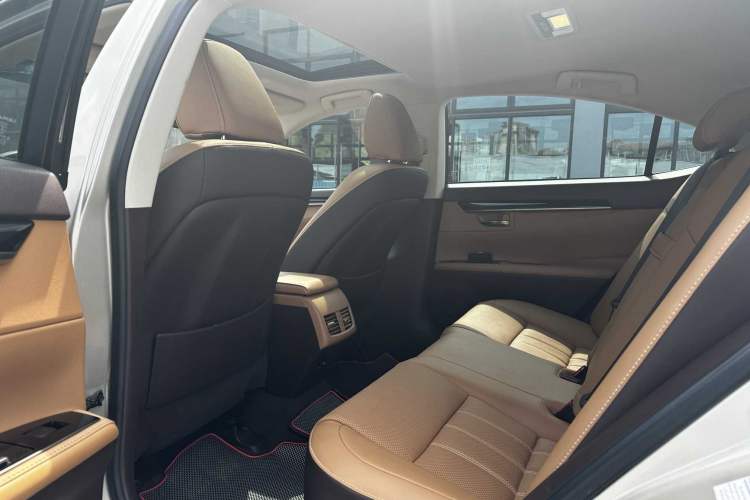 Used Lexus ES 2015 200 Elite Edition Interior 5