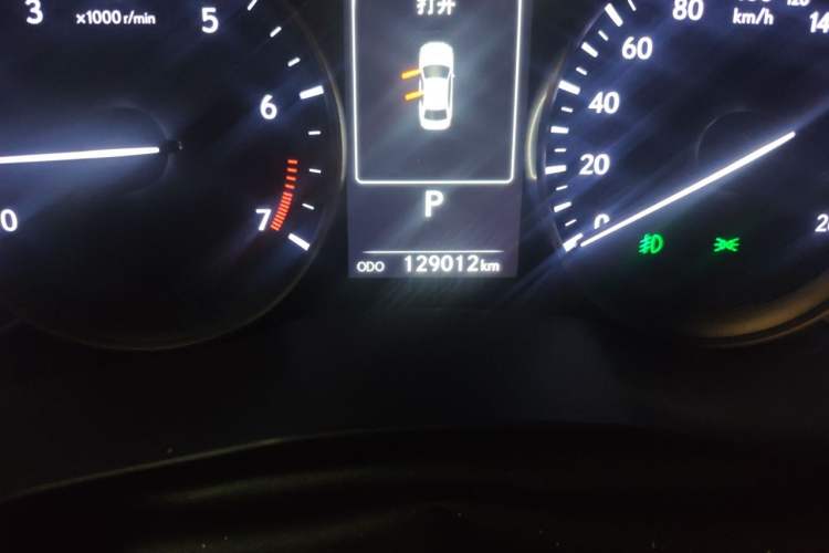 Used Lexus ES 2015 200 Elite Edition Odometer Close Up