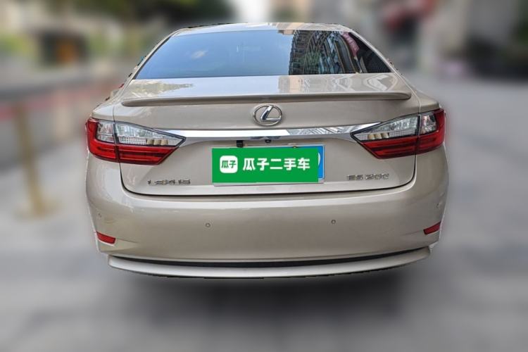 Used Lexus ES 2015 200 Elite Edition Rear