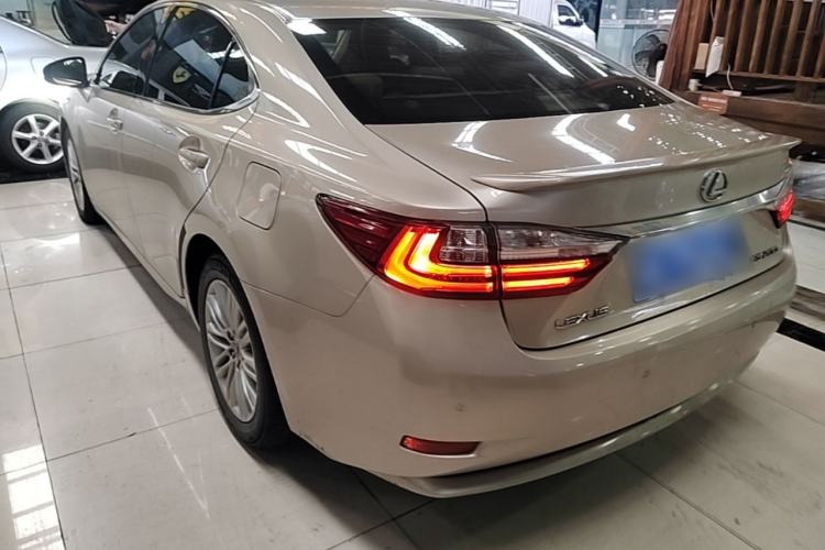 Used Lexus ES 2015 200 Elite Edition Rear Left 45 Deg