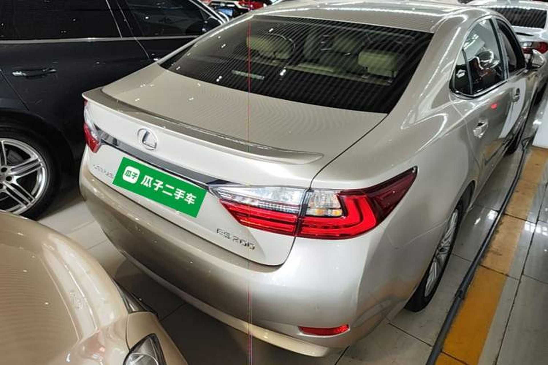 Used Lexus ES 2015 200 Elite Edition Rear