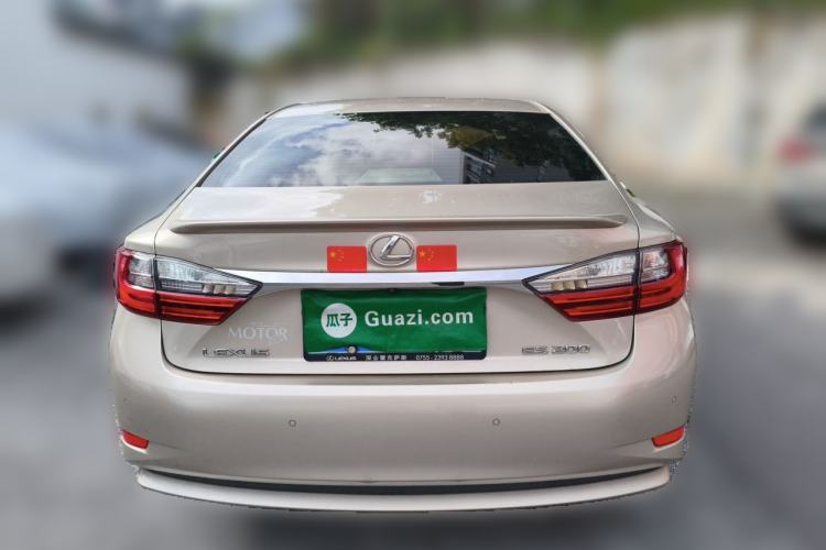 Used Lexus ES 2015 200 Elite Edition Rear