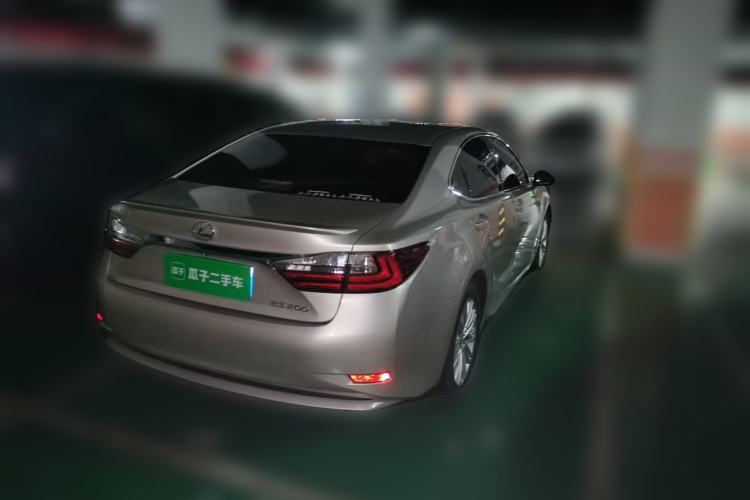 Used Lexus ES 2015 200 Elite Edition Rear Right 45 Deg