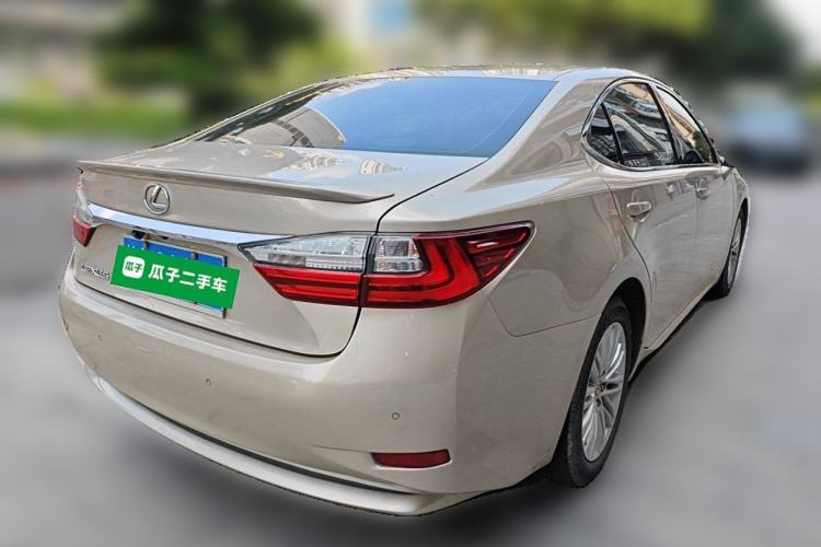 Used Lexus ES 2015 200 Elite Edition Rear Right 45 Deg