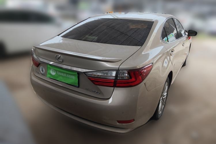 Used Lexus ES 2015 200 Elite Edition Rear Right 45 Deg