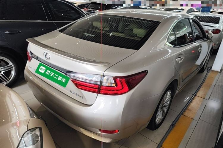 Used Lexus ES 2015 200 Elite Edition Rear Right 45 Deg