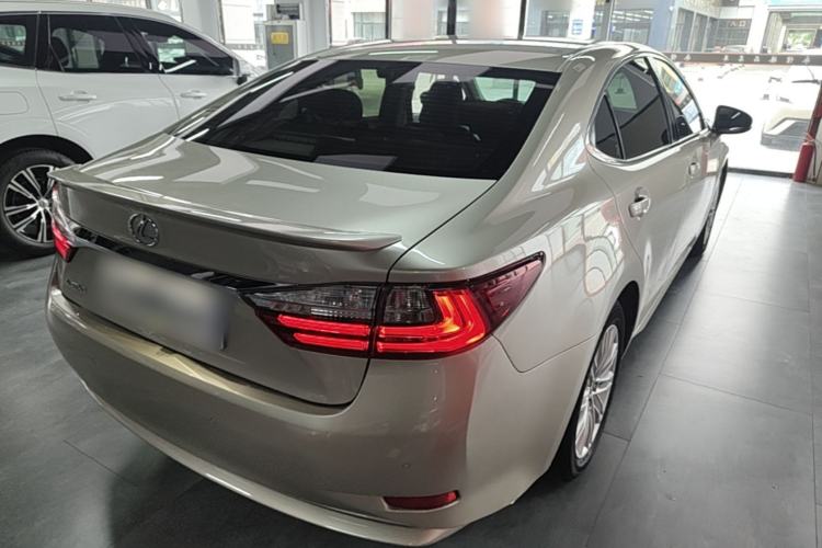 Used Lexus ES 2015 200 Elite Edition Rear Right 45 Deg
