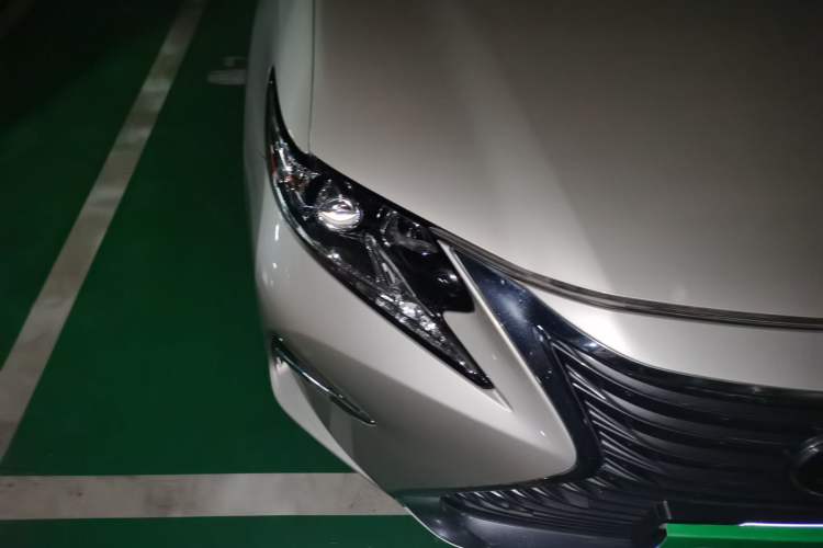 Used Lexus ES 2015 200 Elite Edition Right Front Headlight