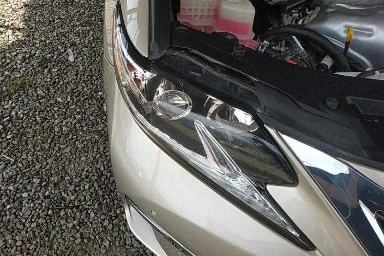 Used Lexus ES 2015 300h Comfort Edition Right Front Headlight