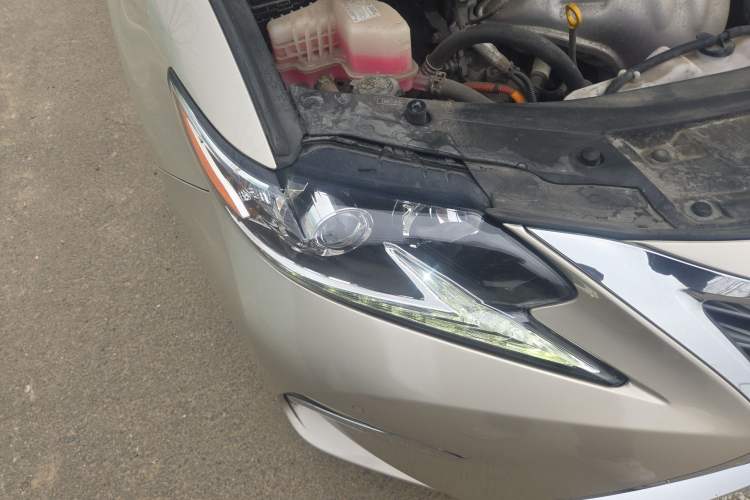 Used Lexus ES 2015 300h Comfort Edition Right Front Headlight