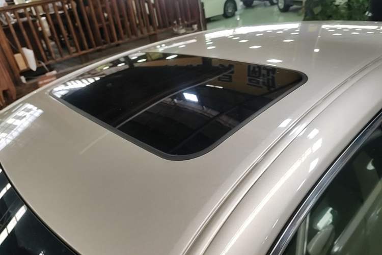 Used Lexus ES 2015 200 Elite Edition Roof