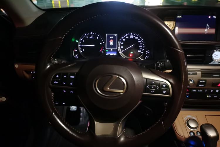 Used Lexus ES 2015 200 Elite Edition Steering Wheel