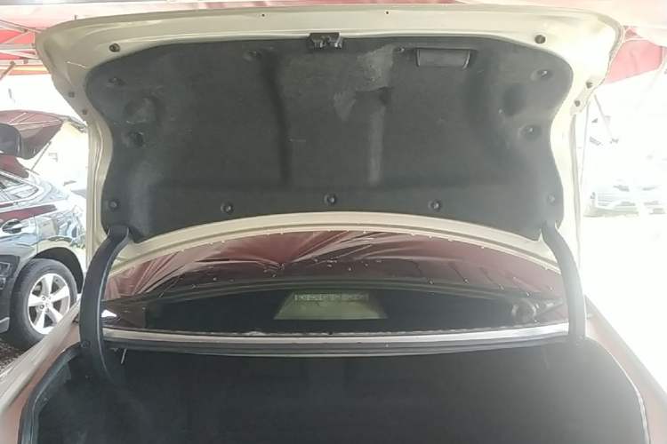 Used Lexus ES 2015 300h Comfort Edition Trunk