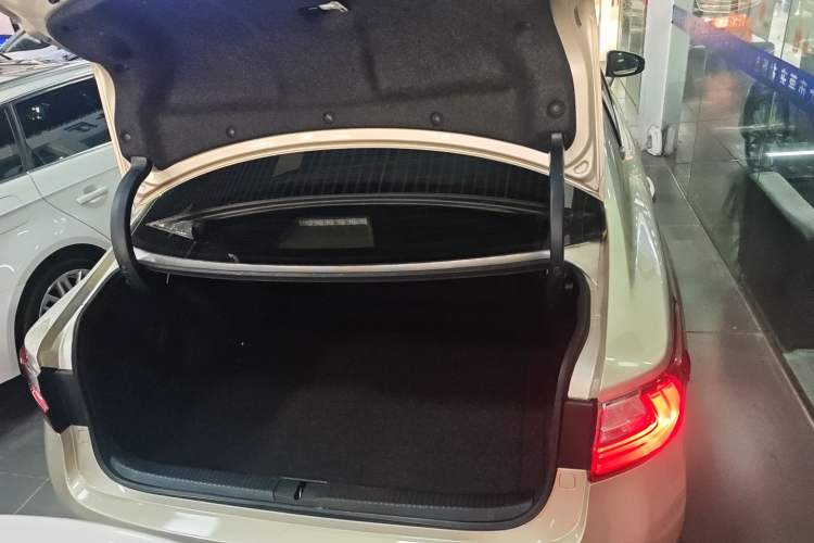 Used Lexus ES 2015 200 Elite Edition Trunk