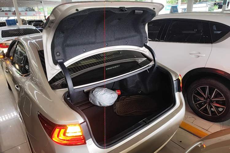 Used Lexus ES 2015 200 Elite Edition Trunk