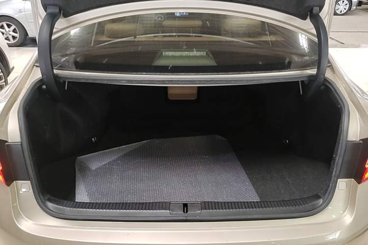 Used Lexus ES 2015 200 Elite Edition Trunk