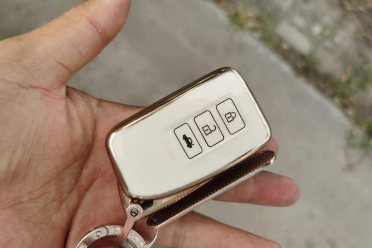 Used Lexus ES 2015 300h Comfort Edition Vehicle Key