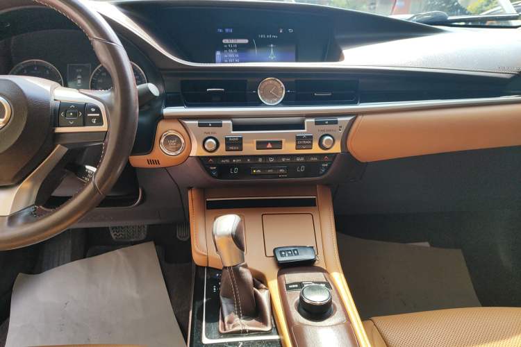 Used Lexus ES 2016 200 Midnight Special Limited Edition Audio And AC Panel