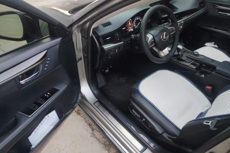 Used Lexus ES 2016 250 Midnight Special Limited Edition Driver Seat