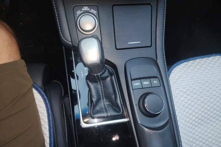 Used Lexus ES 2016 250 Midnight Special Limited Edition Gear Lever