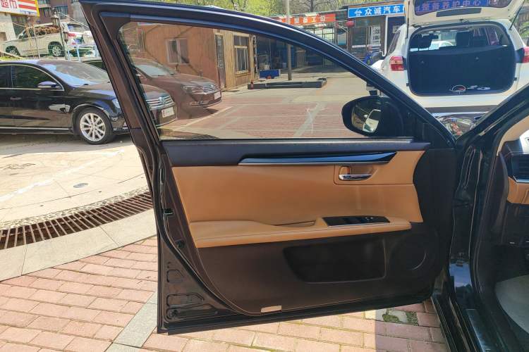 Used Lexus ES 2016 200 Midnight Special Limited Edition Left Front Door Interior