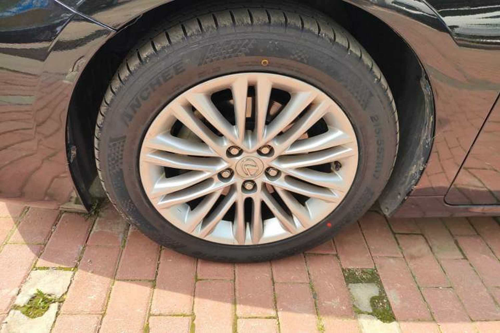 Used Lexus ES 2016 200 Midnight Special Limited Edition Left Front Wheel Hub