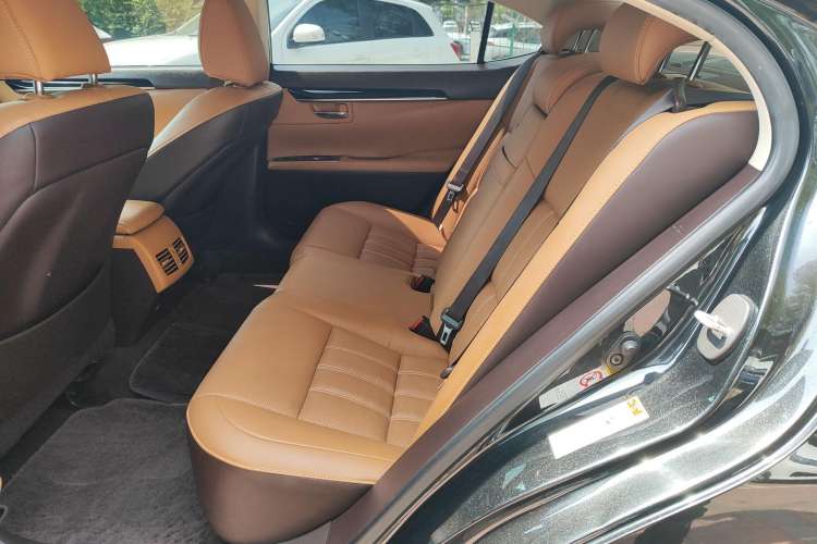 Used Lexus ES 2016 200 Midnight Special Limited Edition Left Rear Seat