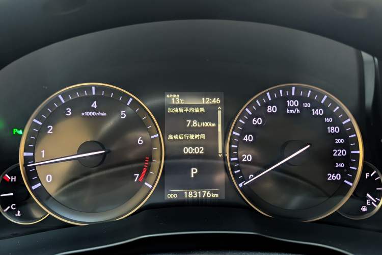 Used Lexus ES 2016 200 Midnight Special Limited Edition Odometer Close Up