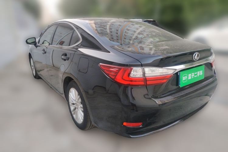 Used Lexus ES 2016 250 Midnight Special Limited Edition Rear Left 45 Deg