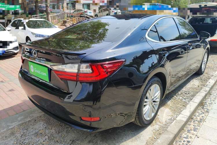 Used Lexus ES 2016 200 Midnight Special Limited Edition Rear Right 45 Deg