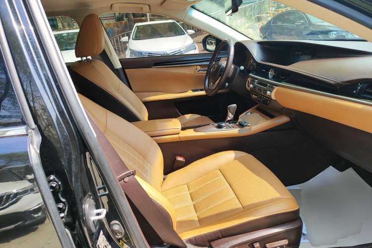 Used Lexus ES 2016 200 Midnight Special Limited Edition Right Front Seat
