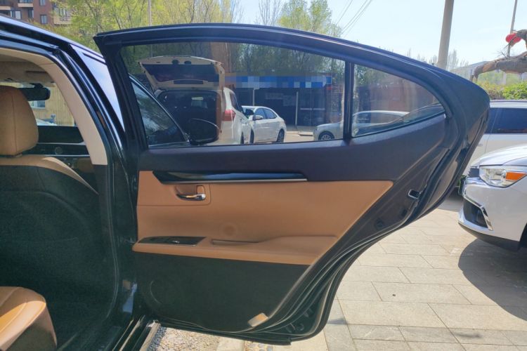 Used Lexus ES 2016 200 Midnight Special Limited Edition Right Rear Door Interior