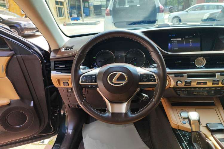 Used Lexus ES 2016 200 Midnight Special Limited Edition Steering Wheel
