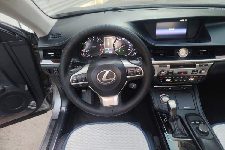 Used Lexus ES 2016 250 Midnight Special Limited Edition Steering Wheel