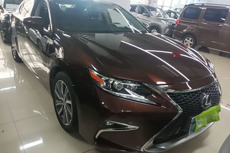 Used Lexus ES 2016 200 Midnight Special Limited Edition Front Right 45 Deg
