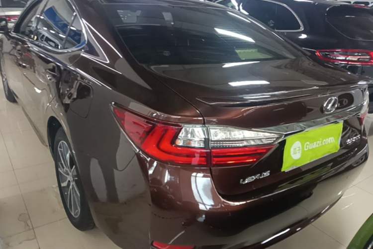 Used Lexus ES 2016 200 Midnight Special Limited Edition Rear Left 45 Deg