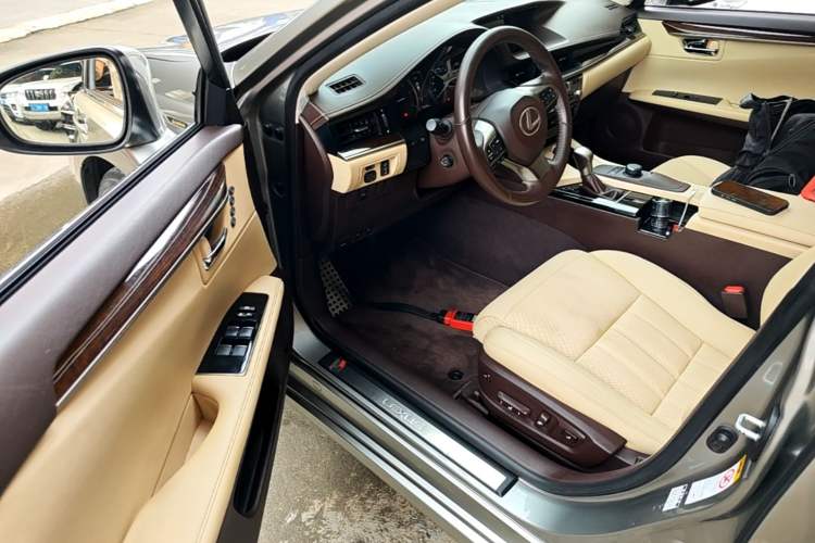 Used Lexus ES 2016 250 Midnight Special Limited Edition Driver Seat