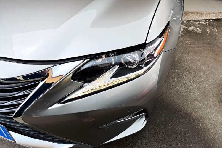 Used Lexus ES 2016 250 Midnight Special Limited Edition Left Front Headlight