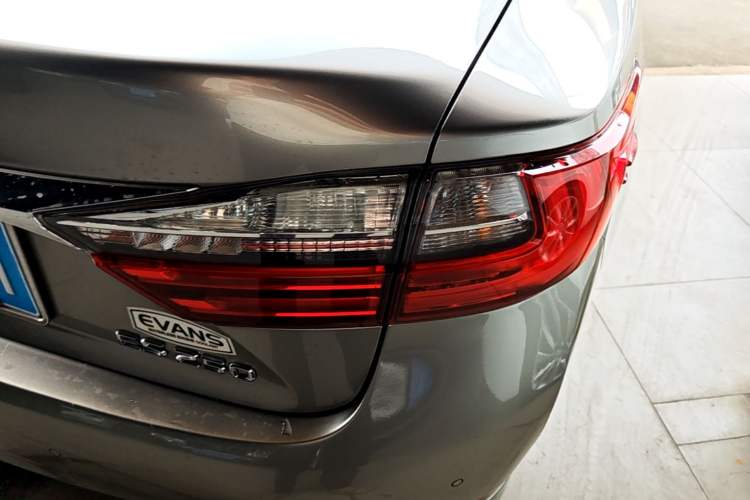 Used Lexus ES 2016 250 Midnight Special Limited Edition Right Rear Taillight