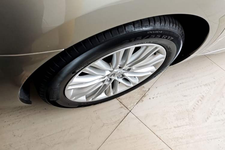 Used Lexus ES 2016 250 Midnight Special Limited Edition Right Rear Wheel Hub