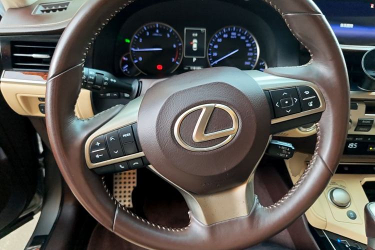 Used Lexus ES 2016 250 Midnight Special Limited Edition Steering Wheel