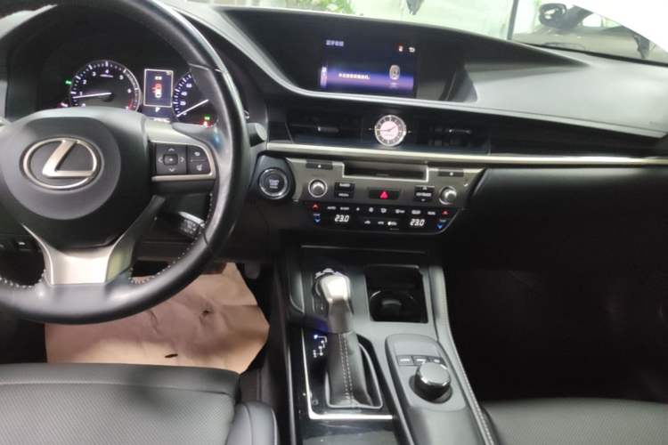Used Lexus ES 2016 200 Midnight Special Limited Edition Audio And AC Panel