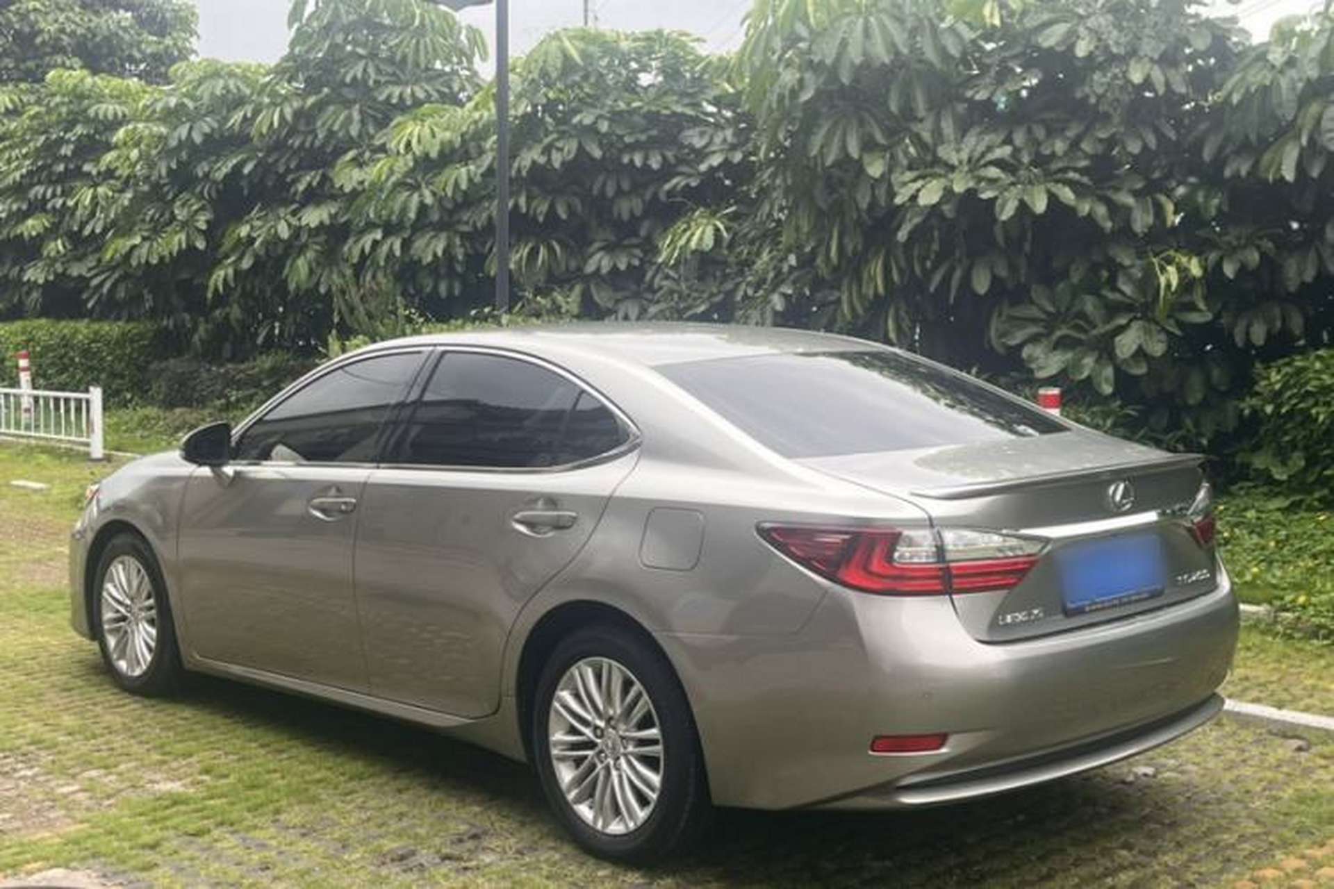 Used Lexus ES 2016 200 Midnight Special Limited Edition Exterior 2