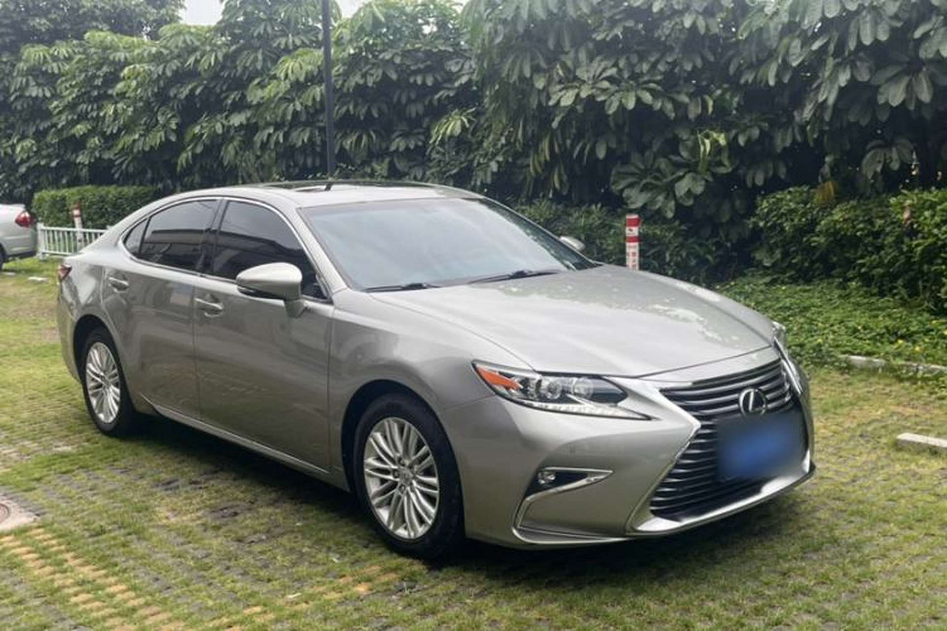 Used Lexus ES 2016 200 Midnight Special Limited Edition Exterior 8