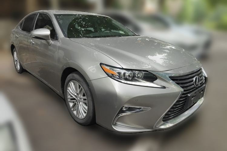 Used Lexus ES 2016 250 Midnight Special Limited Edition Front Right 45 Deg